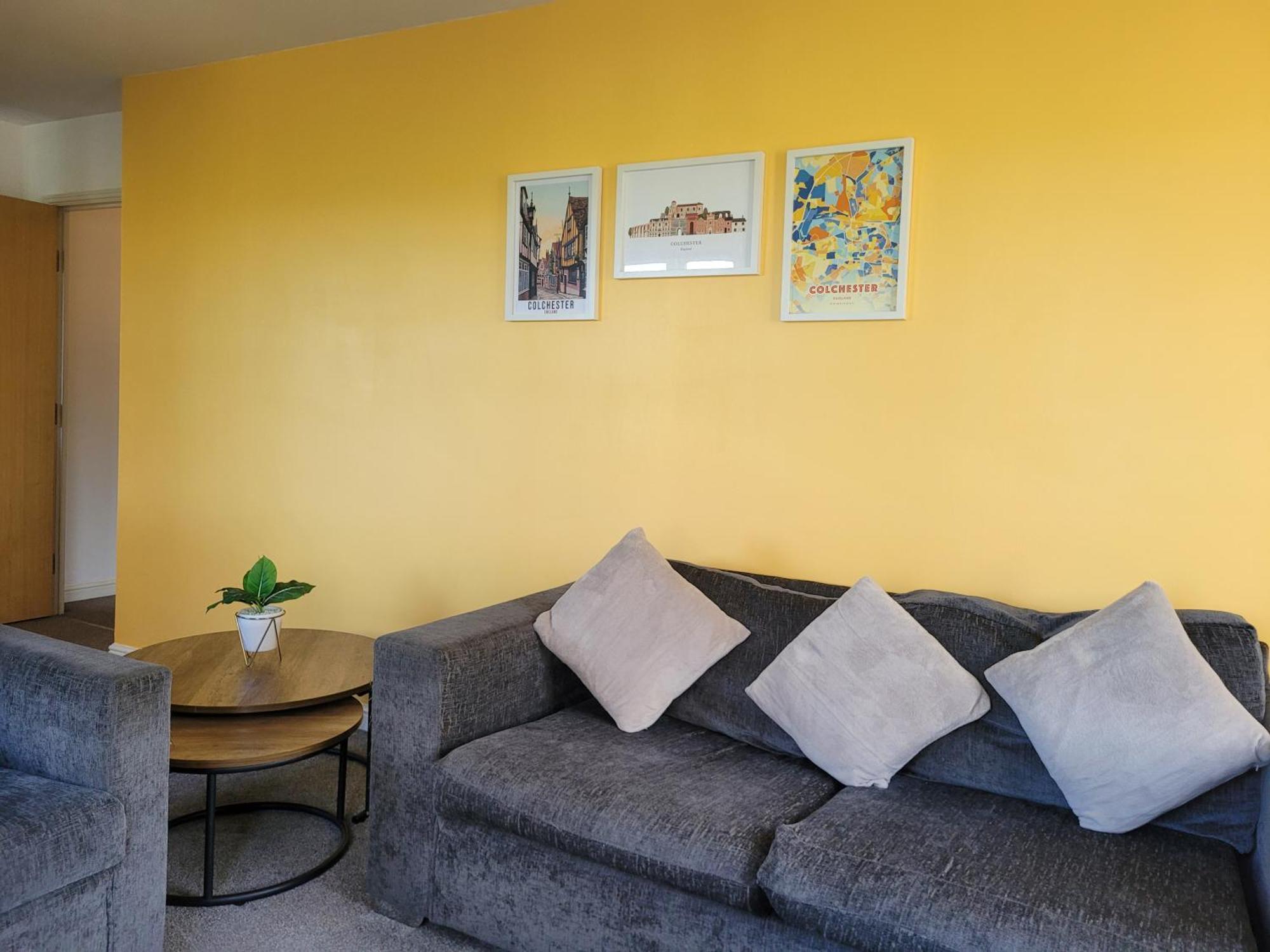 Catchpole Stays Abbey Field Apartment- A Lovely 2 Bed Apartment With Field Views Near Colchester Town Centre Eksteriør billede